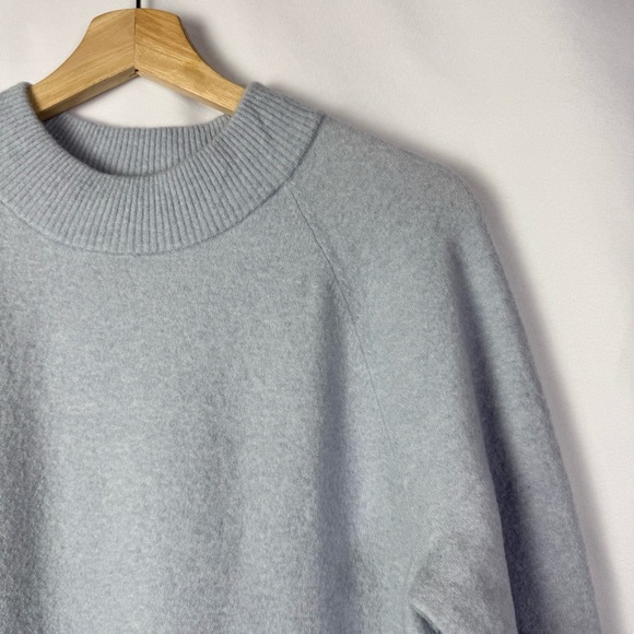 Athleta Hawthorn Crew Voyage Gray Crewneck Sweater M - Picture 4 of 5